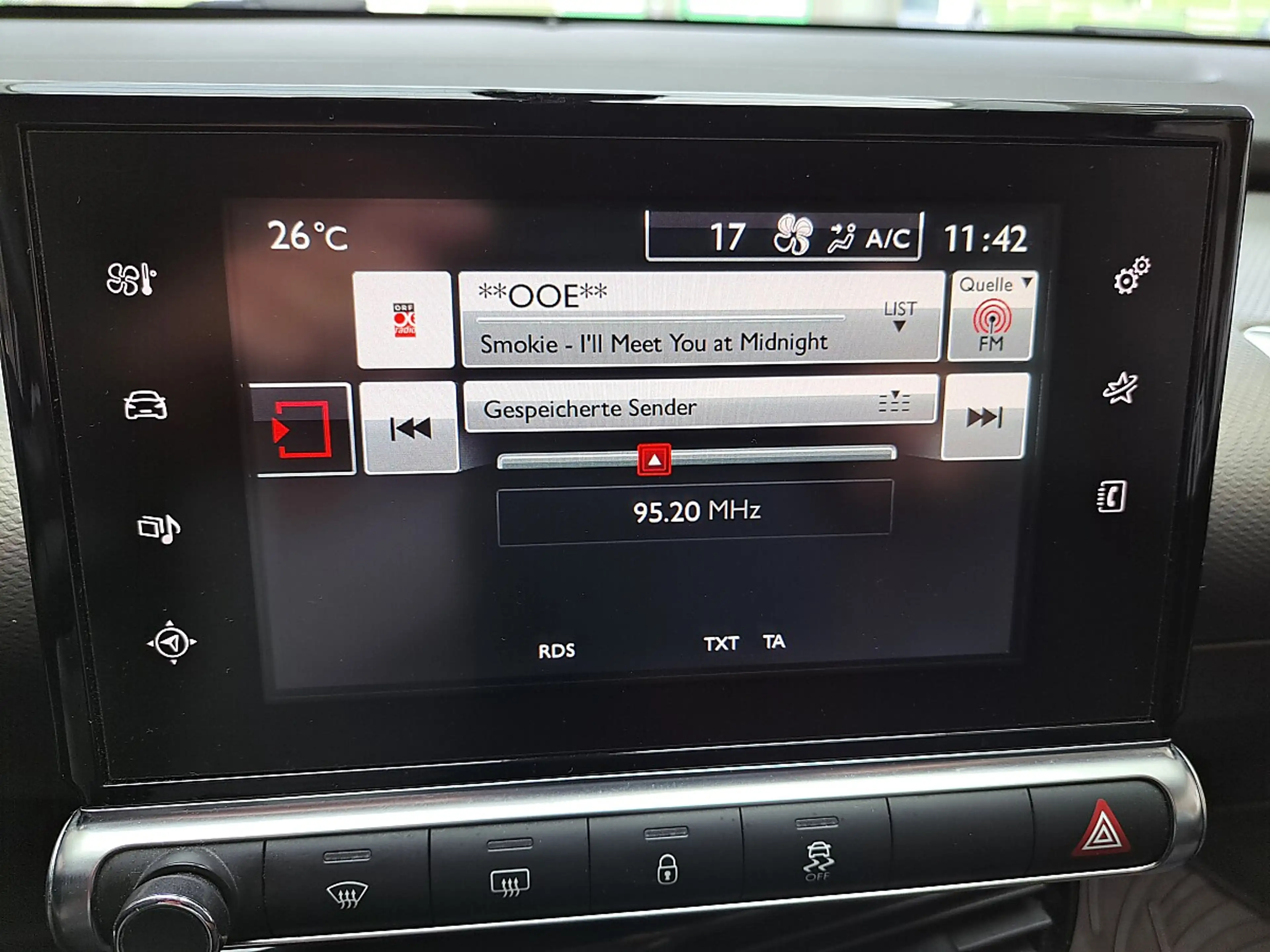Citroen C4 Cactus 1,2 e-THP 110 Shine — photo 15