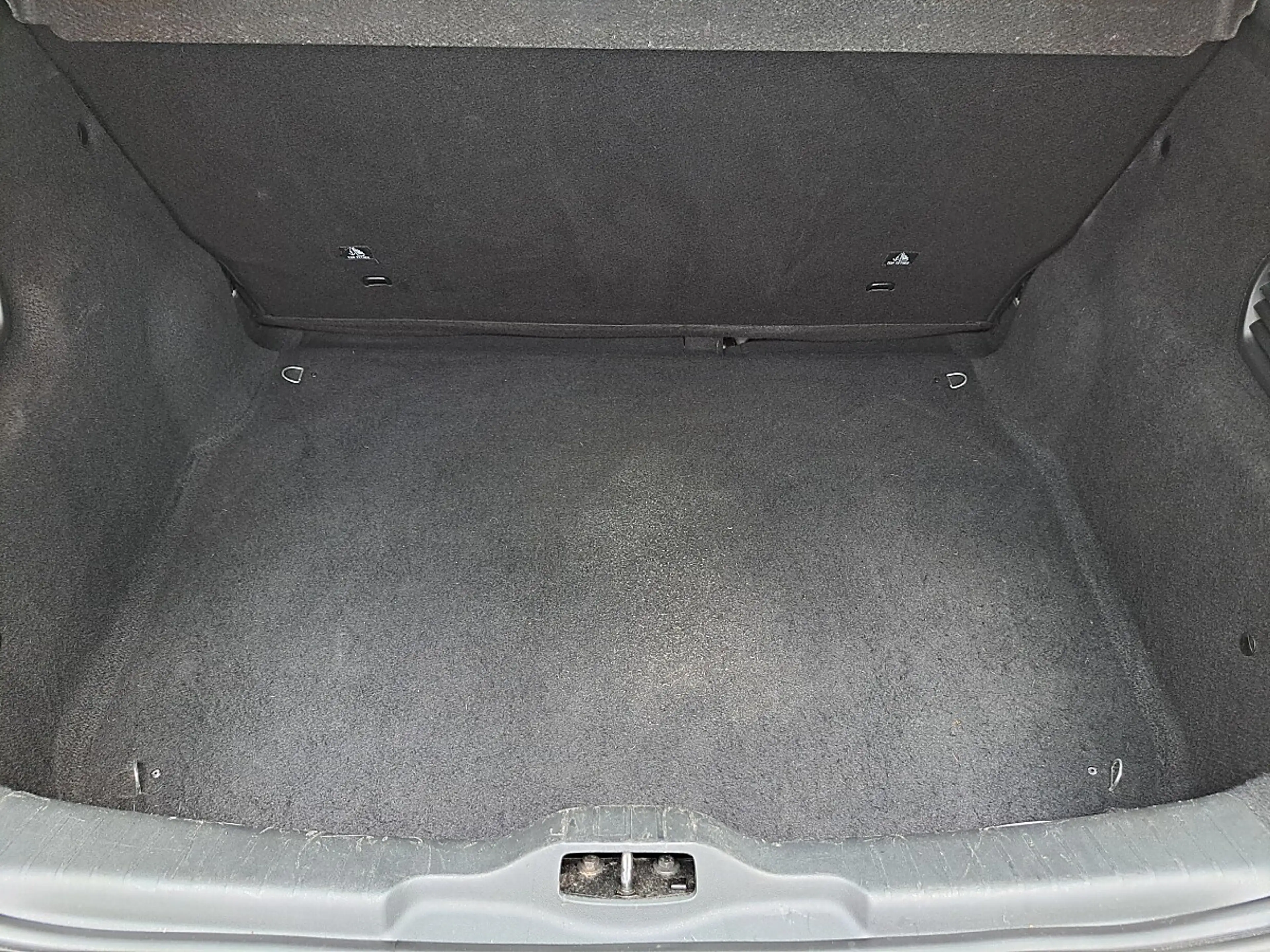 Citroen C4 Cactus 1,2 e-THP 110 Shine — photo 11
