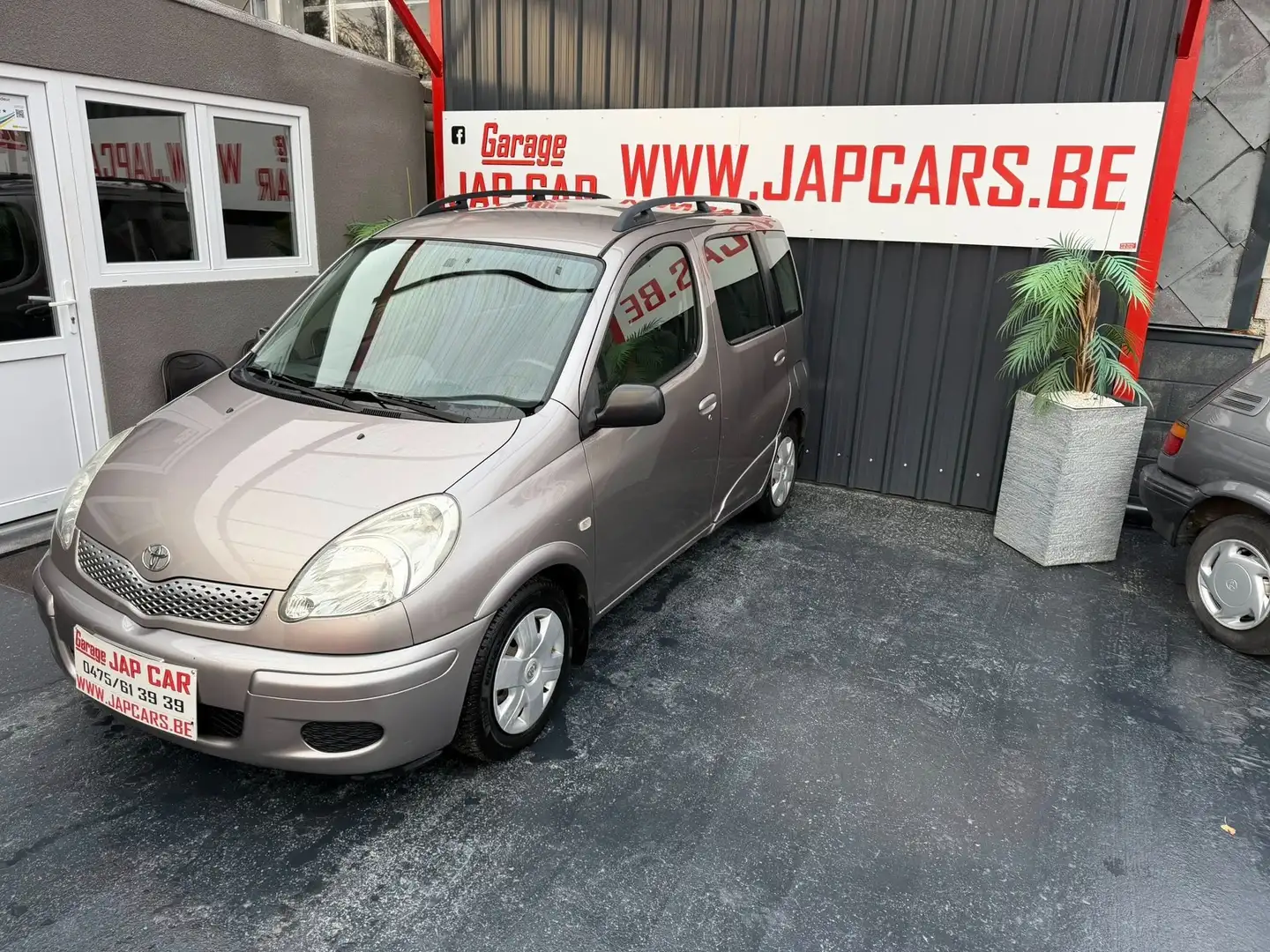 Toyota Yaris verso garantie 1an Grijs - 2