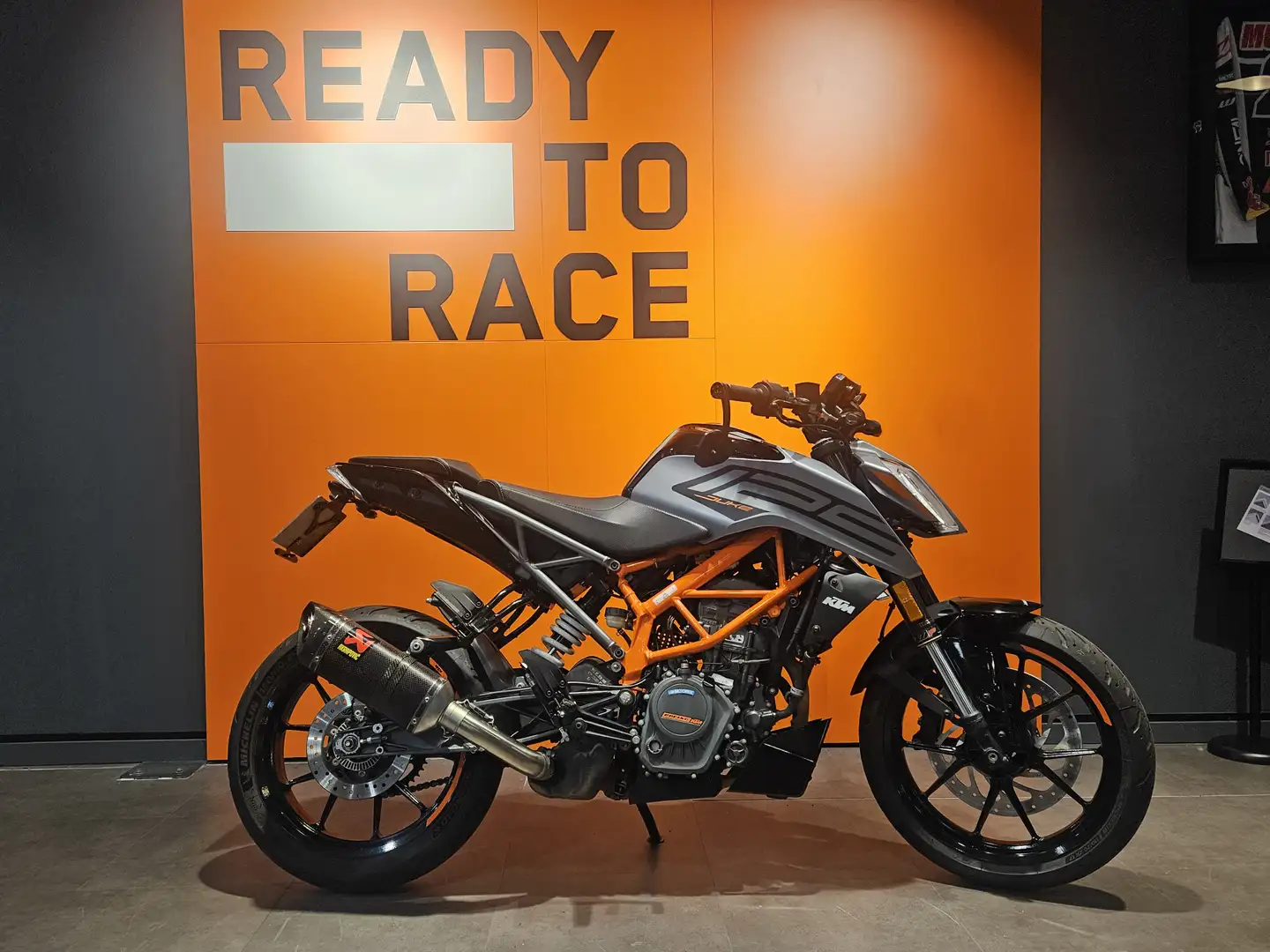 KTM 125 Duke - 1