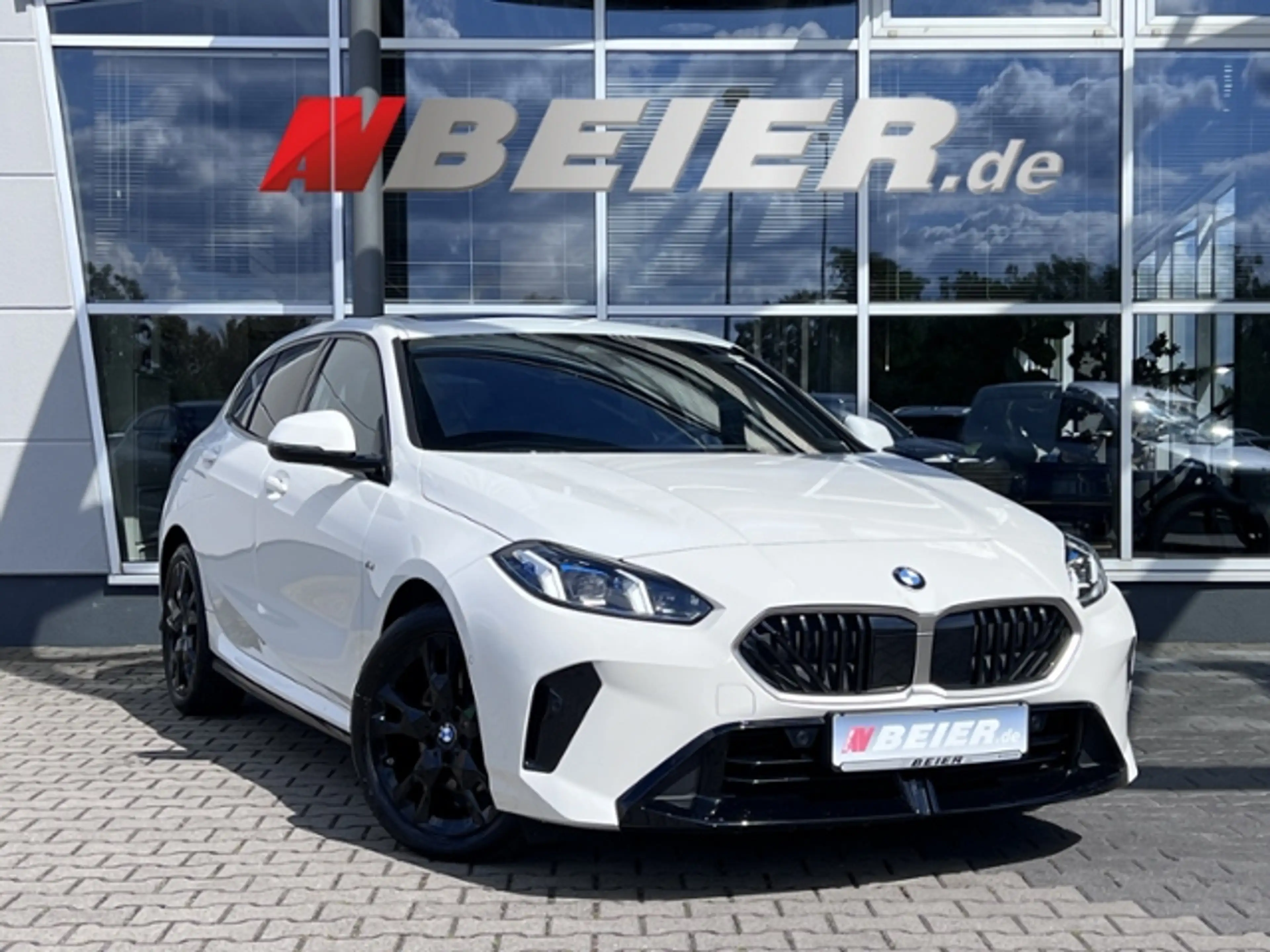 BMW 118 d M Sport Panorama LED Sportsitze Kamara — photo 2