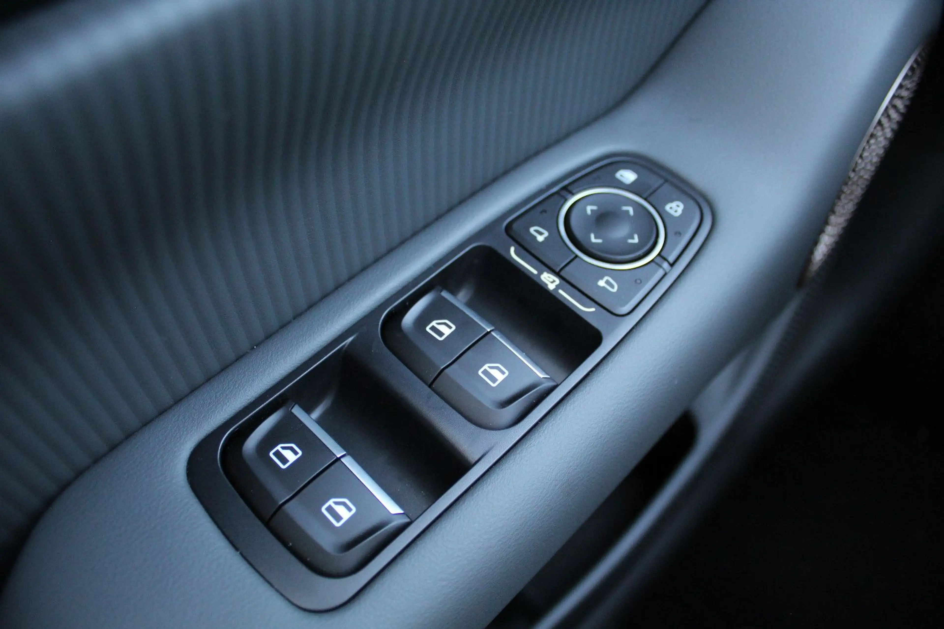 GWM Others ORA 5 Luxury 1.5 Turbo Automatik Panoramadach — photo 12