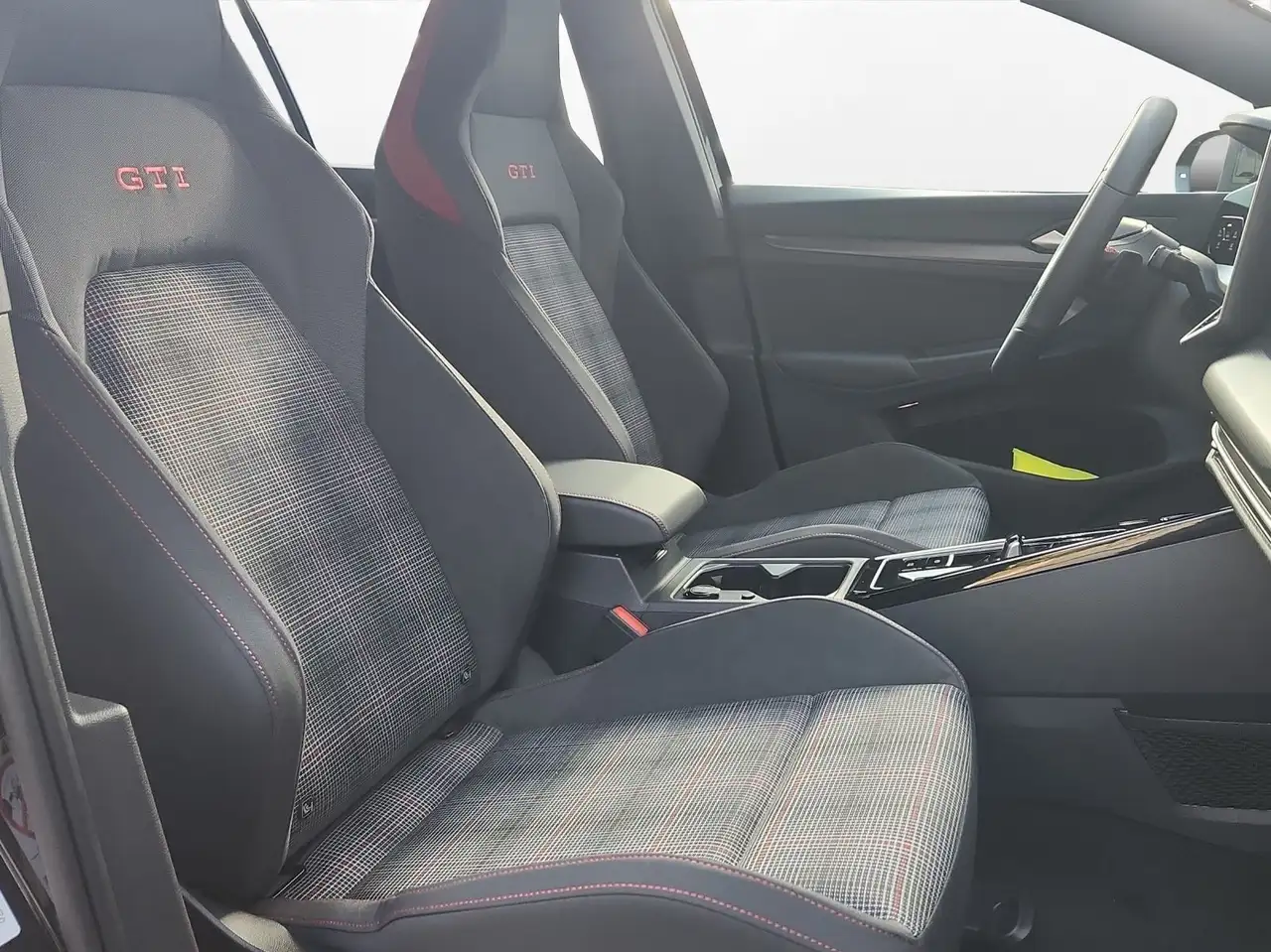 Volkswagen Golf GTI 2.0 TSI DSG BlackStyle 19" SHZ RFK 11