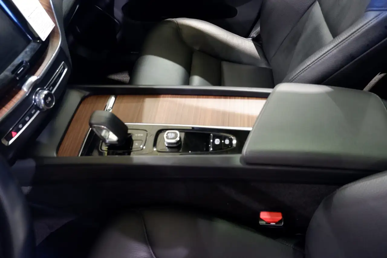 Volvo XC60 снимка Volvo XC60