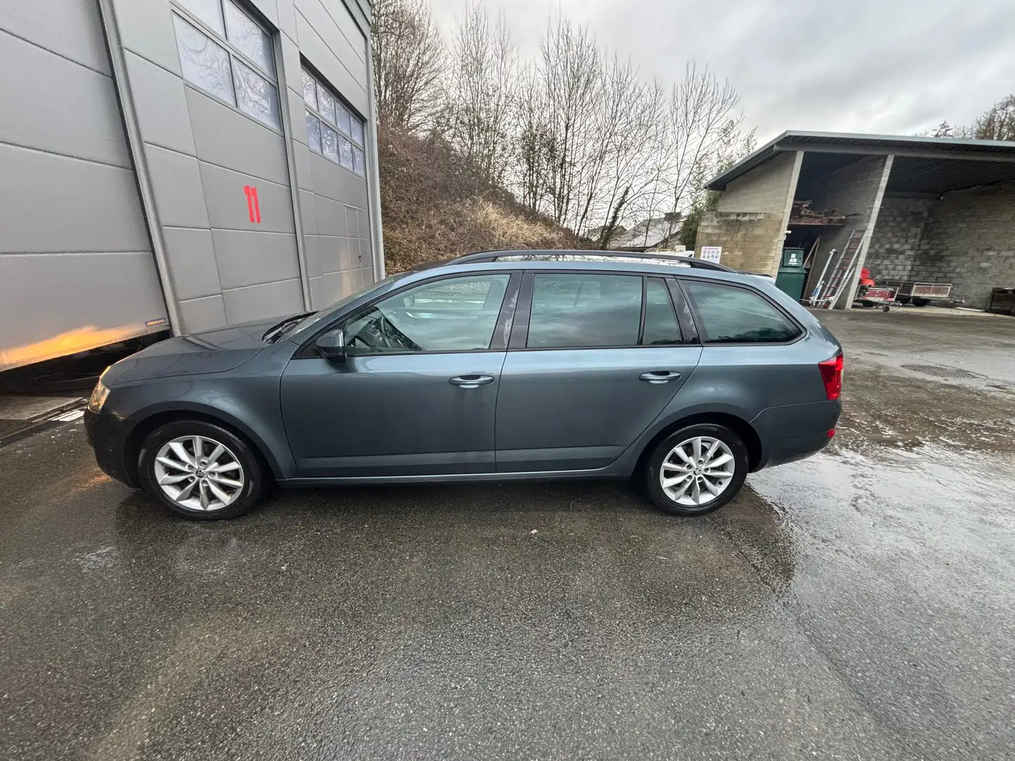 Skoda Octavia Octavia SW 1.6 CR TDi Ambition Grijs - 2