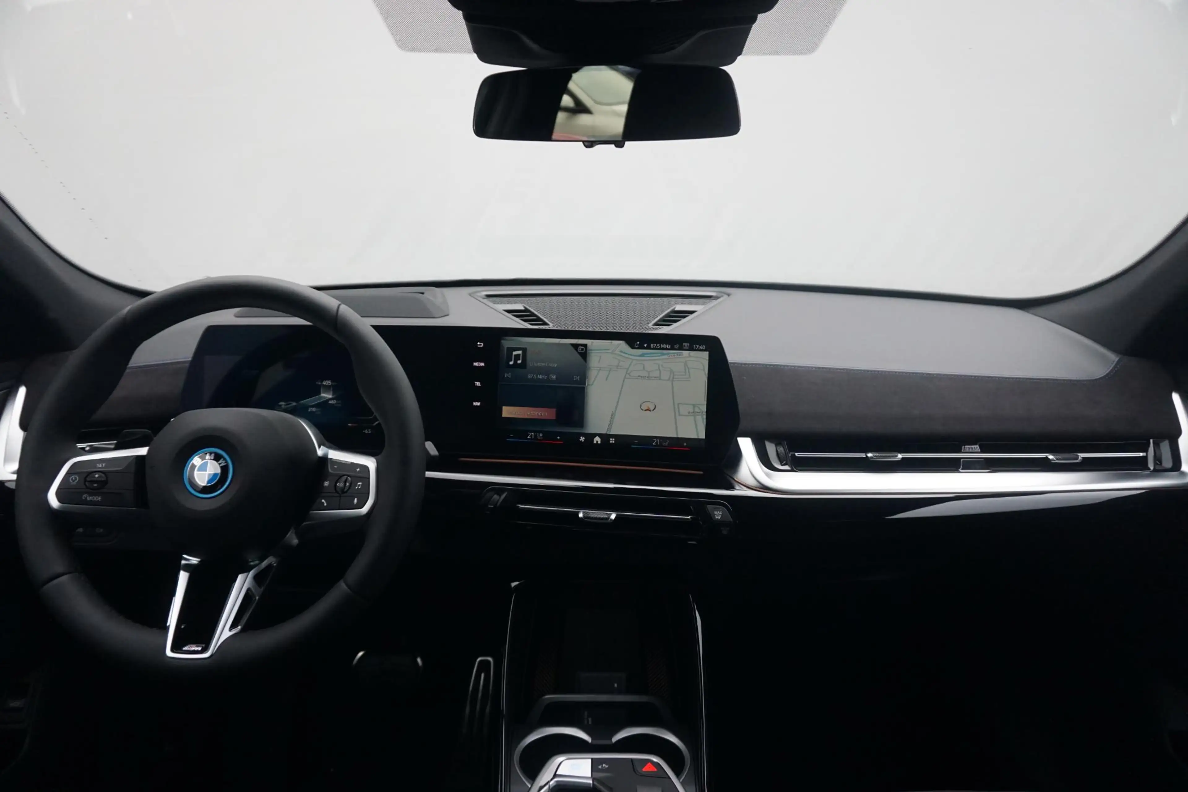 BMW iX2 eDrive20 | M Sportpakket Pro | Trekhaak | Schuif-k — photo 7