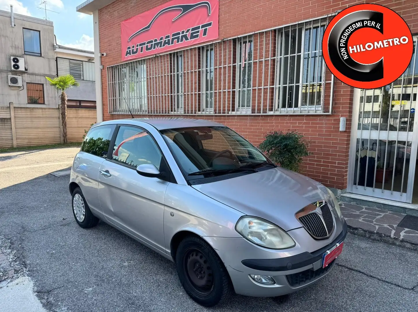 Lancia Ypsilon 1.2 60cv Argento Gris - 1