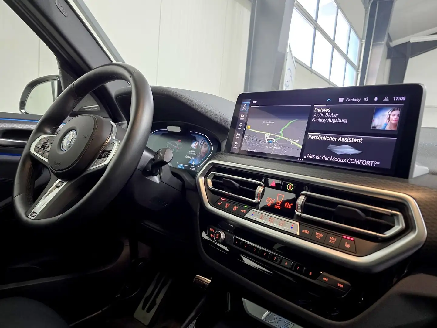 BMW iX3 M Sport *Pano*AHK*Shadow Line* Blanc - 2