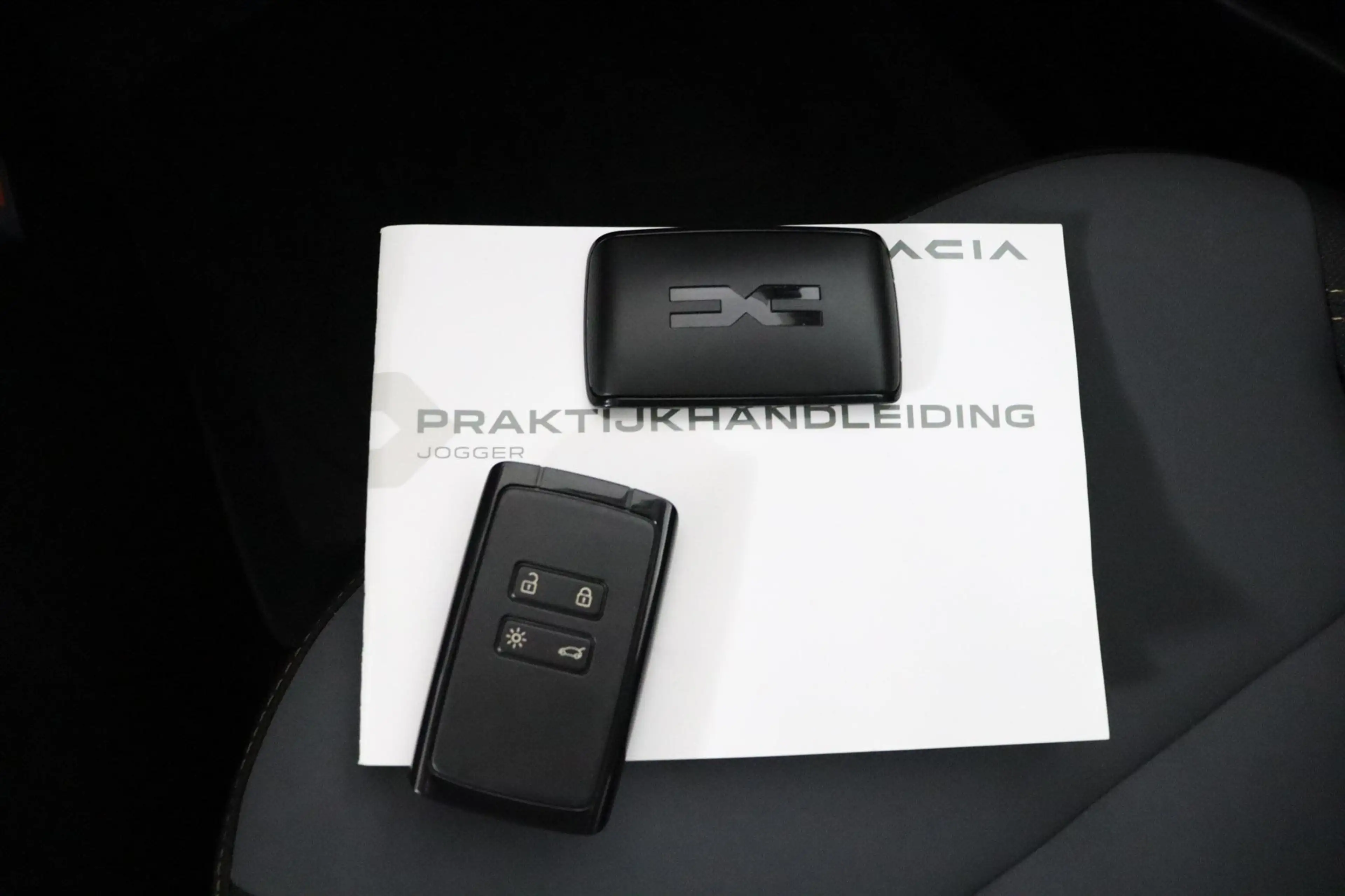 Dacia Jogger hybrid 140 extreme 7-zits | Trekhaak | Stoelverw. — photo 9