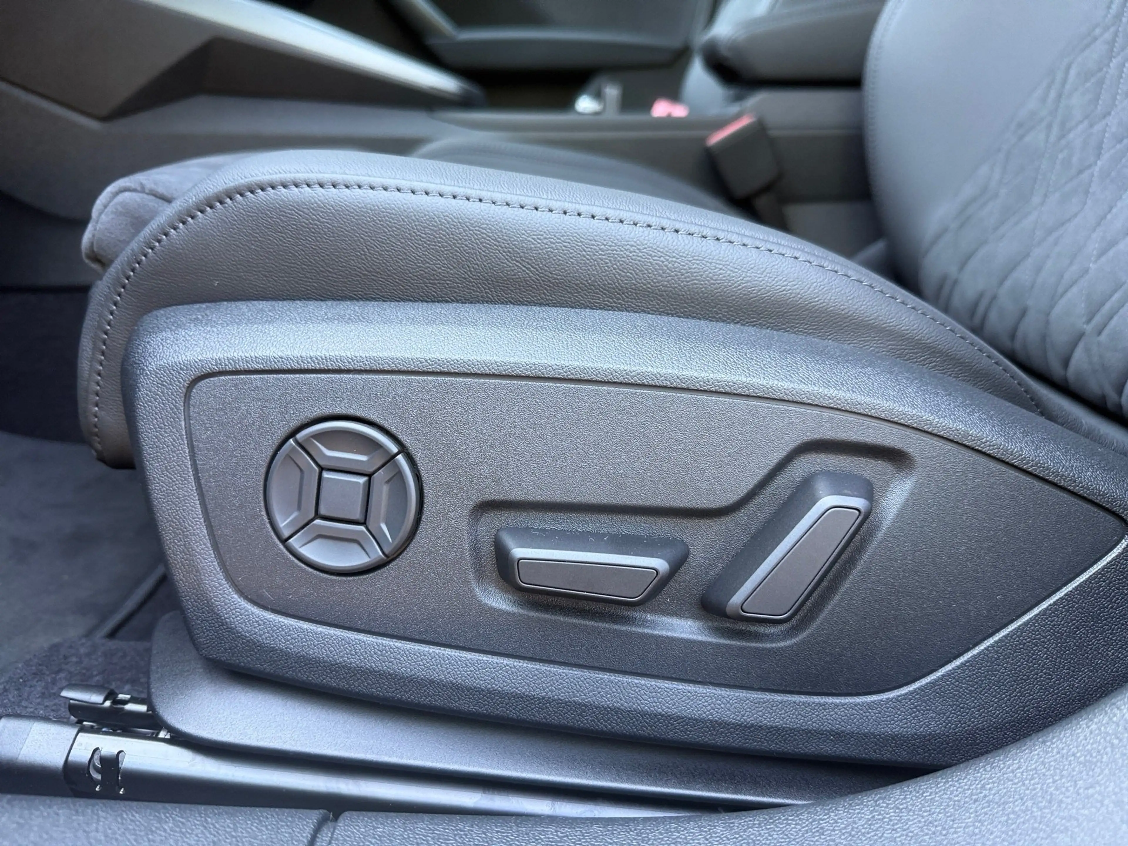 Audi RS3 Limousine quattro S-Tronic HeadUp MATRIX Sonos V/m — photo 10