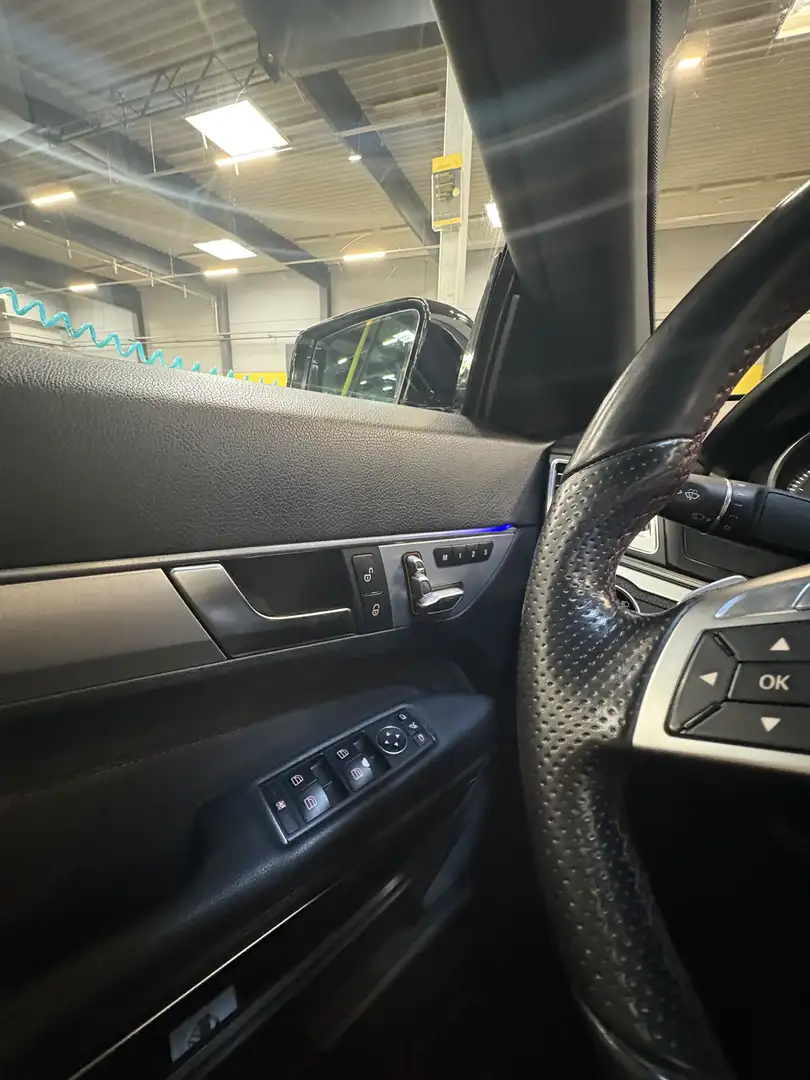 Mercedes-Benz E 220 Coupe, AMG Line - 2