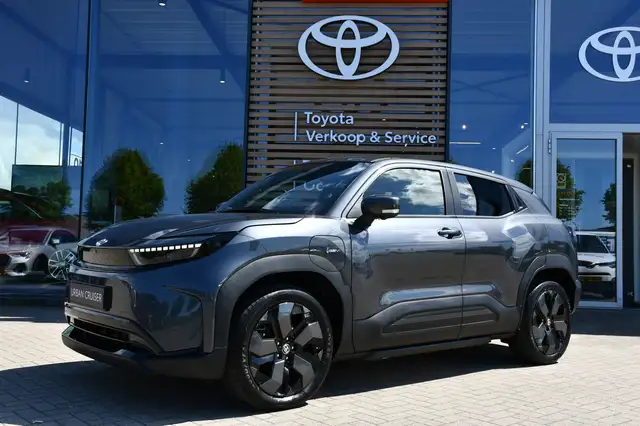 Toyota Urban Cruiser Executive 61 kWh | Nieuw | Panoramadak | JBL-audio