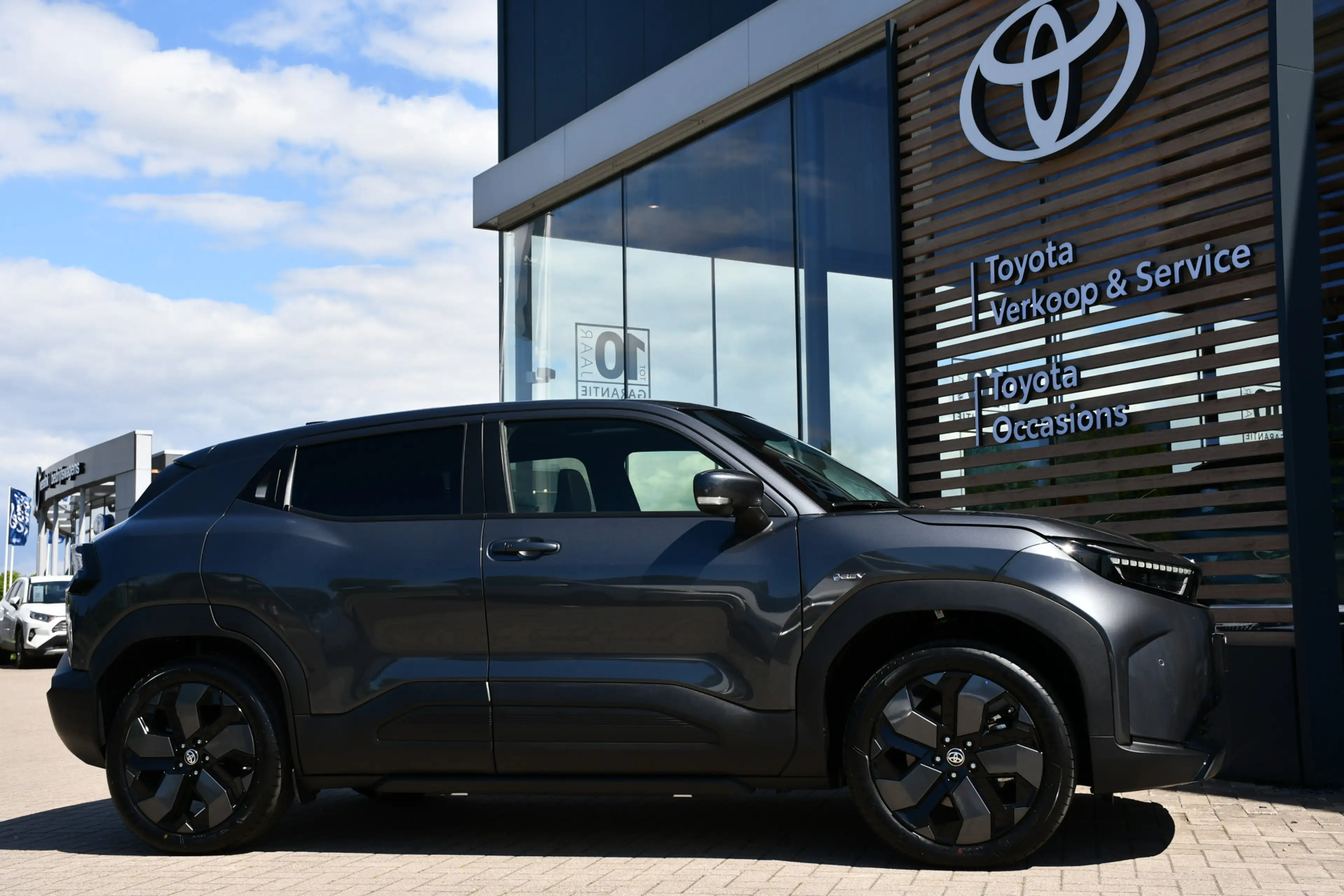 Toyota Urban Cruiser Executive 61 kWh | Nieuw | Panoramadak | JBL-audio — photo 3