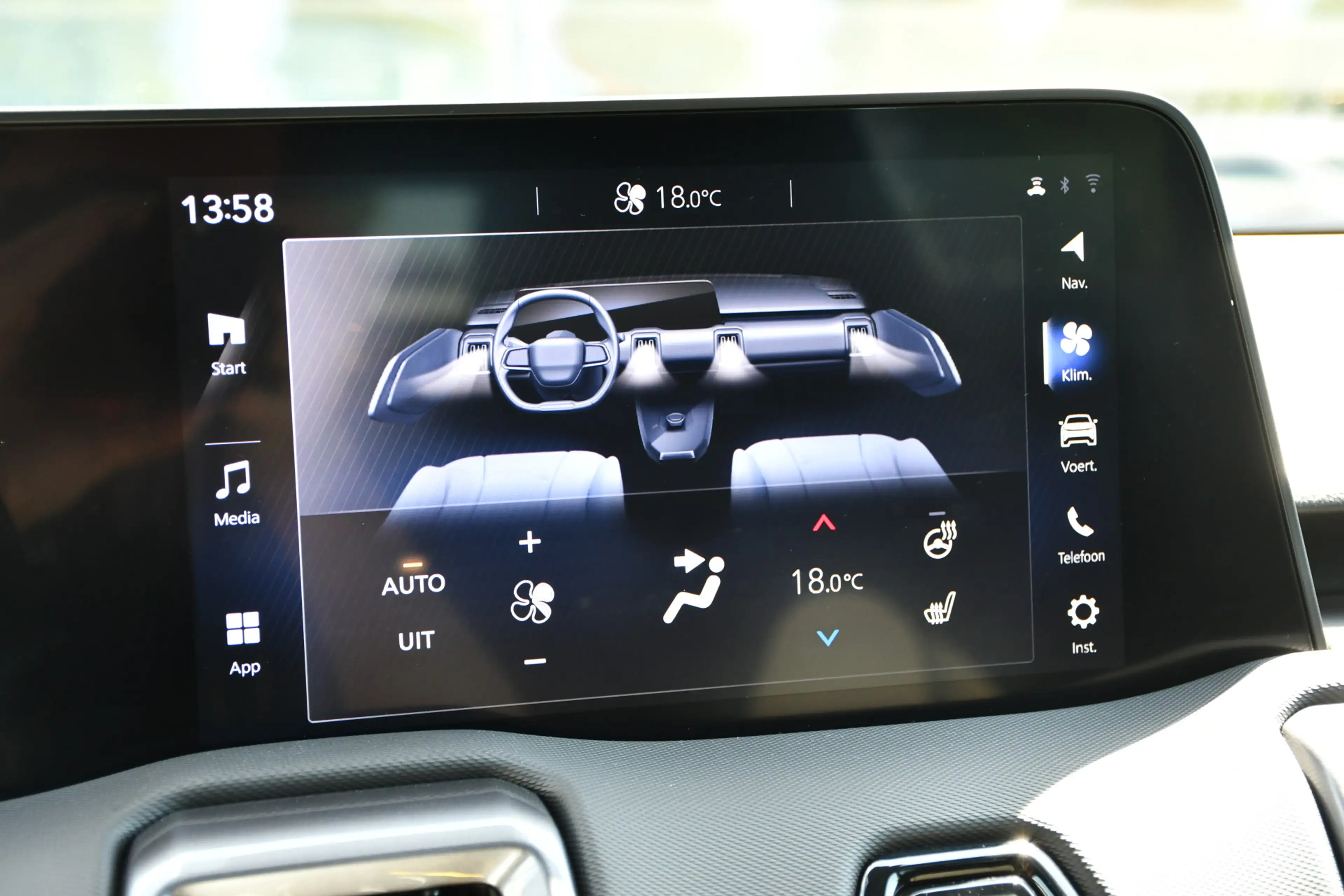 Toyota Urban Cruiser Executive 61 kWh | Nieuw | Panoramadak | JBL-audio — photo 6