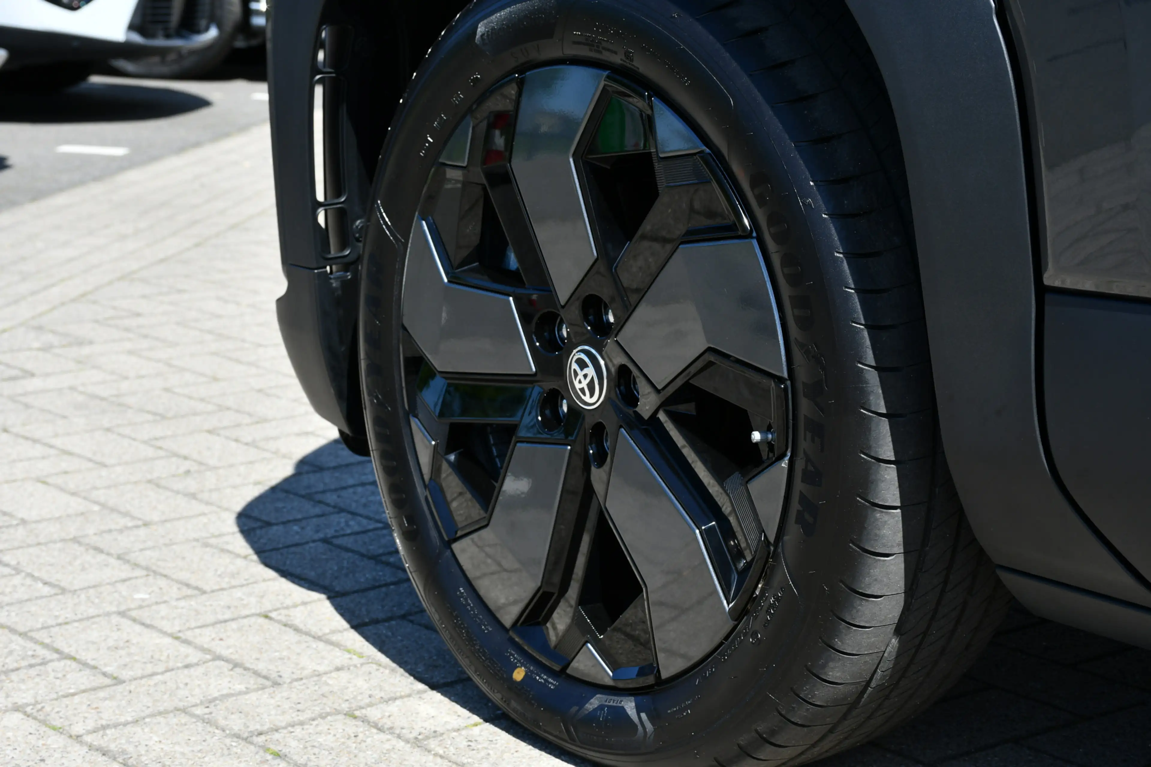Toyota Urban Cruiser Executive 61 kWh | Nieuw | Panoramadak | JBL-audio — photo 13