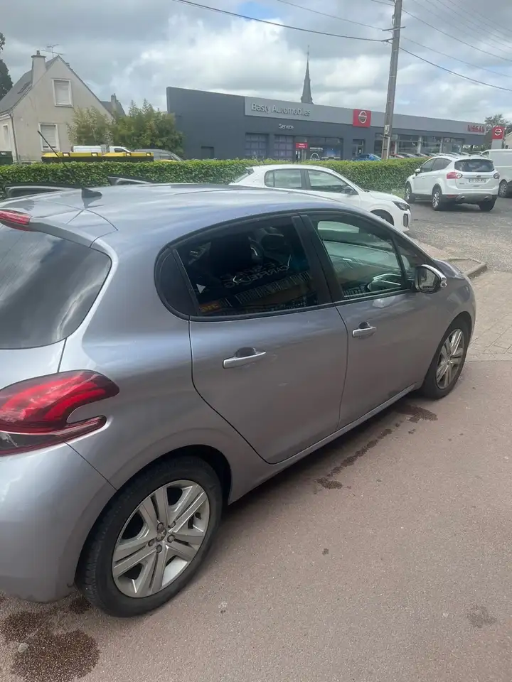 Peugeot 208 PureTech 82ch S