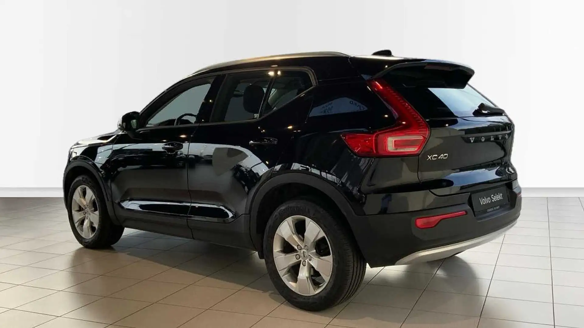 Volvo XC40 Momentum Pro, T2 automatic + Navi + Park Assist + Zwart - 2