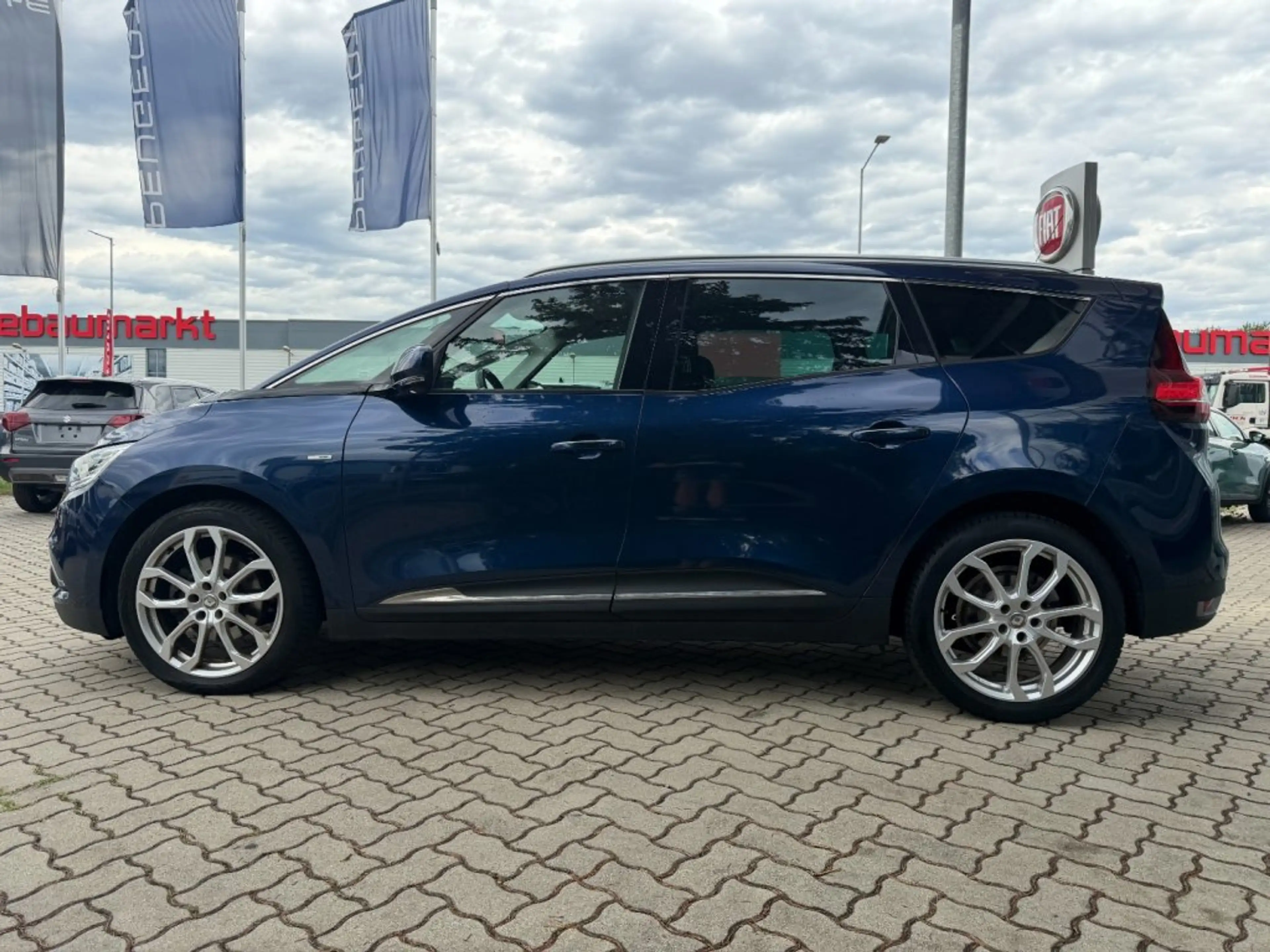 Renault Grand Scenic Grand Scénic Energy dCi 160 EDC Bose — photo 4