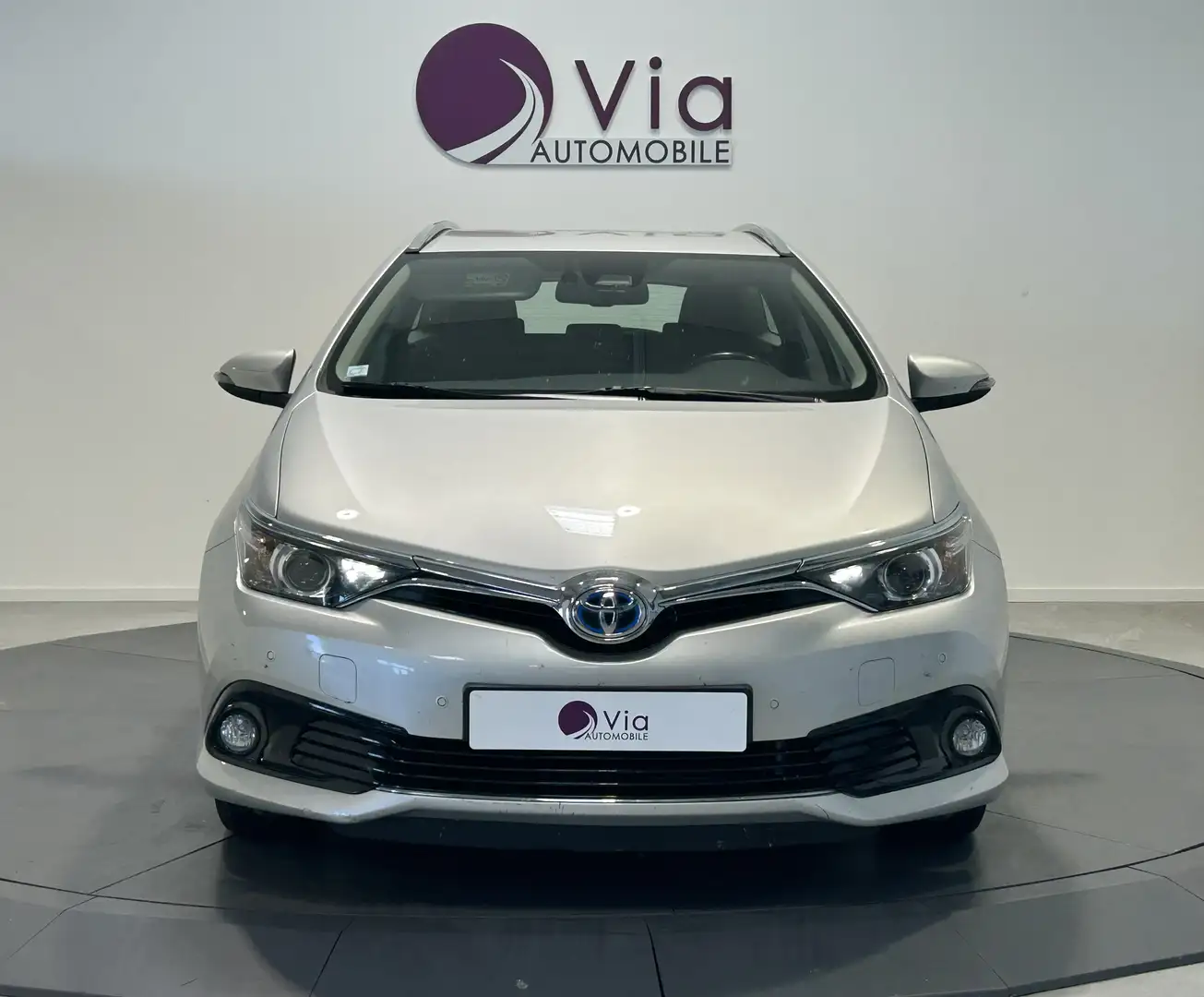 Toyota Auris Hybride 136h Dynamic Gris - 2