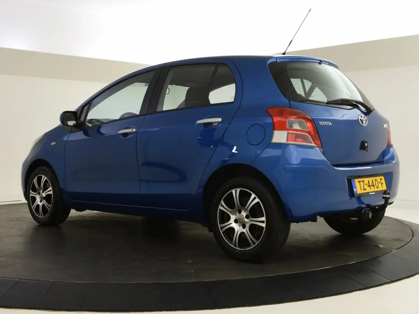 Toyota Yaris 1.3 VVTi Aspiration 100PK Cruise Control / Trekhaa Blauw - 2