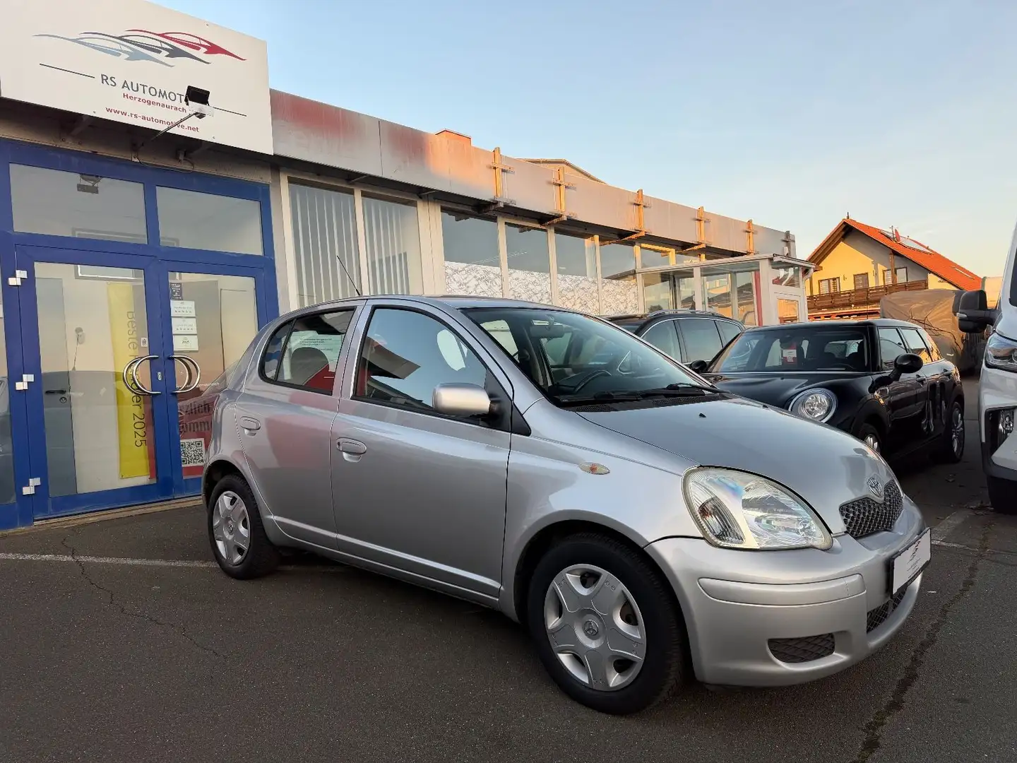 Toyota Yaris 1.3 Sol Automatik 5-Türer*Klima*eFH*PDC* Silber - 2