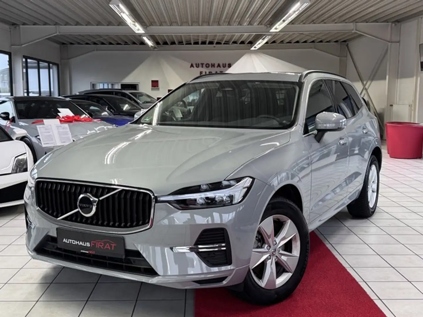 Volvo XC60 XC 60 Core 2WD LED+Kamera+Navi+ Apple CarPlay Grau - 1