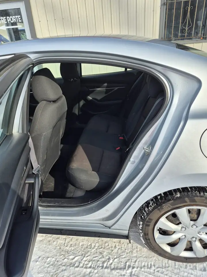 Mazda 3 снимка Mazda 3