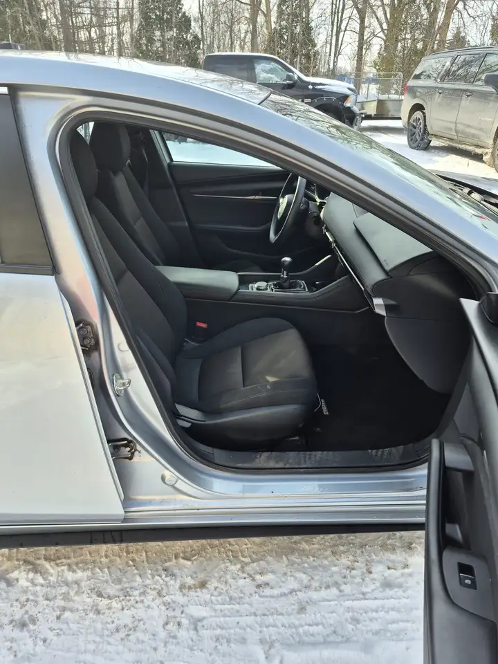 Mazda 3 снимка Mazda 3
