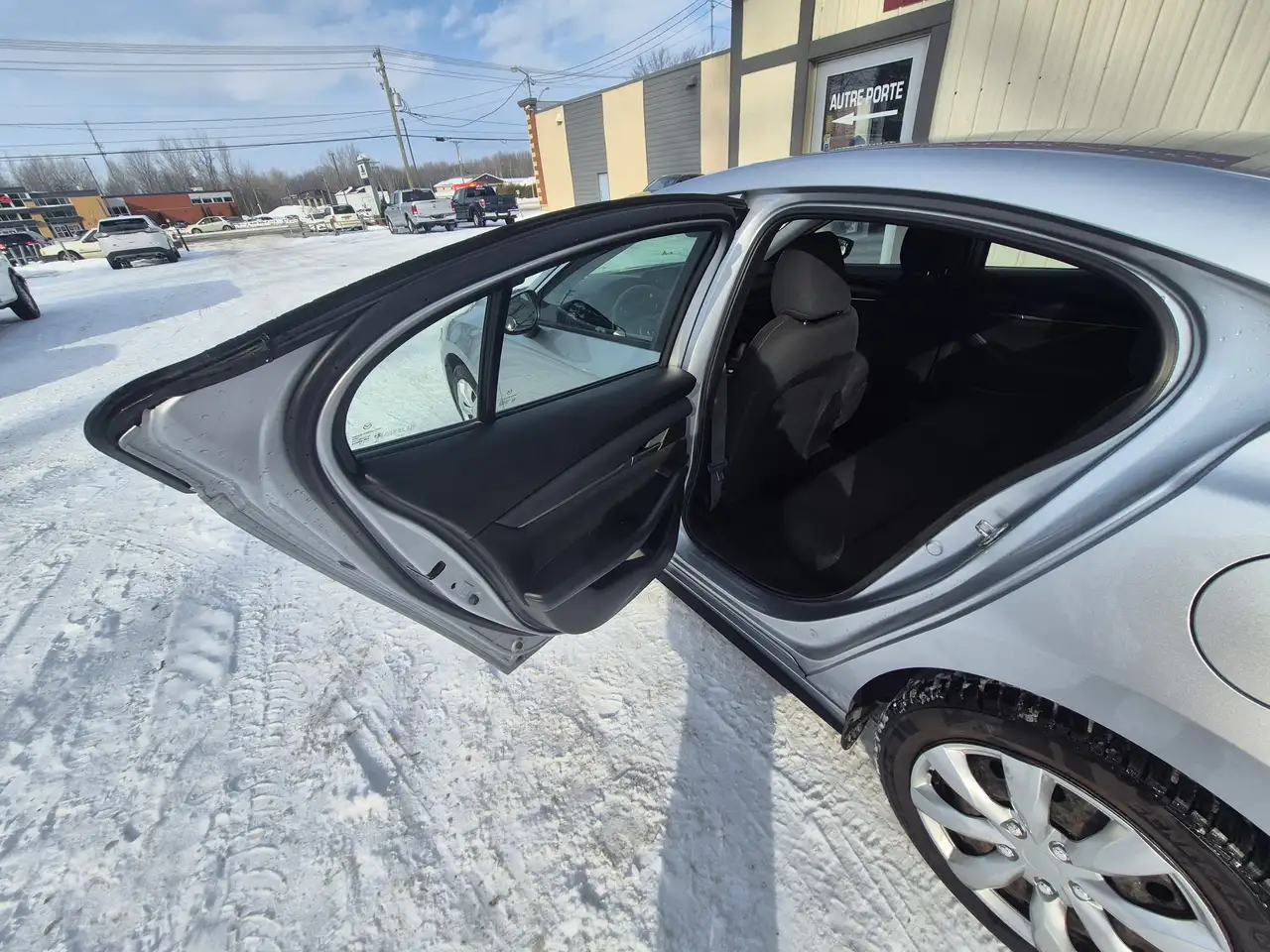 Mazda 3 снимка Mazda 3