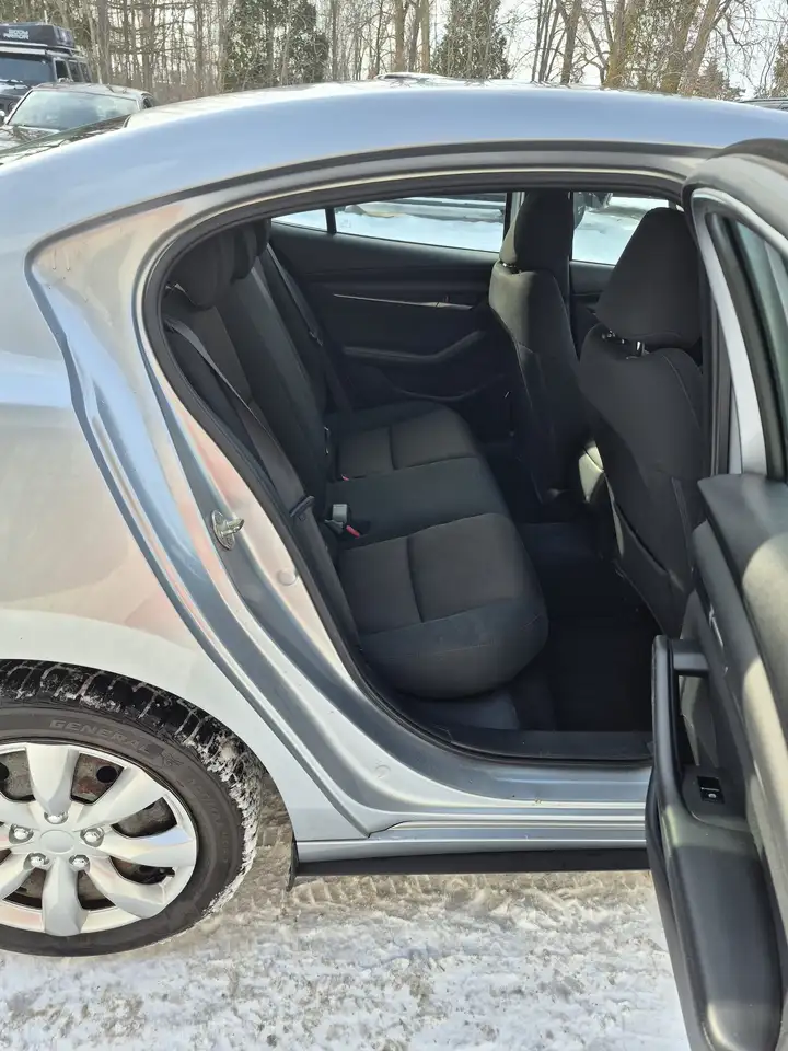 Mazda 3 снимка Mazda 3
