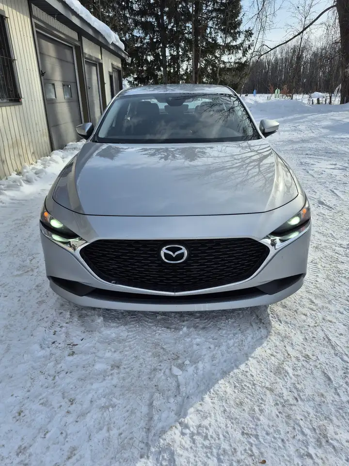 Mazda 3 снимка Mazda 3