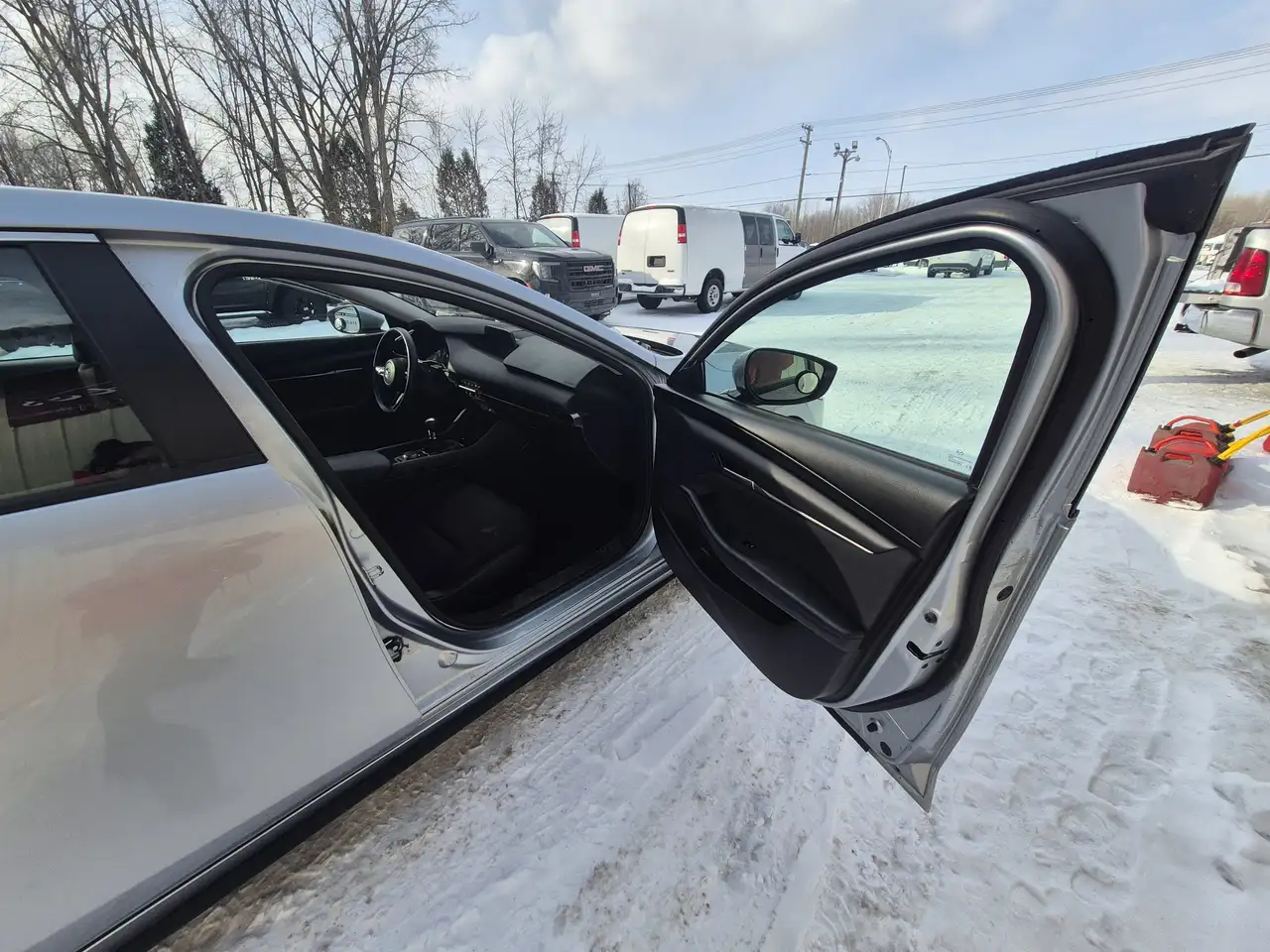 Mazda 3 снимка Mazda 3