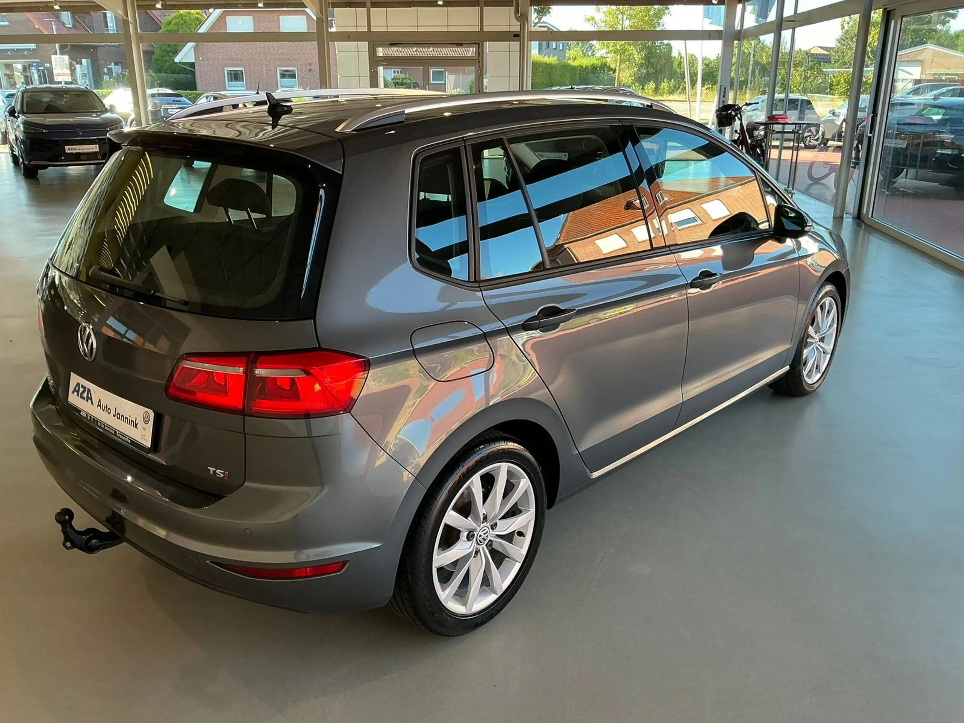 Volkswagen Golf Sportsvan Sportsvan 1.4 TSI DSG AHK*Navi*SHZ*RFK — photo 6