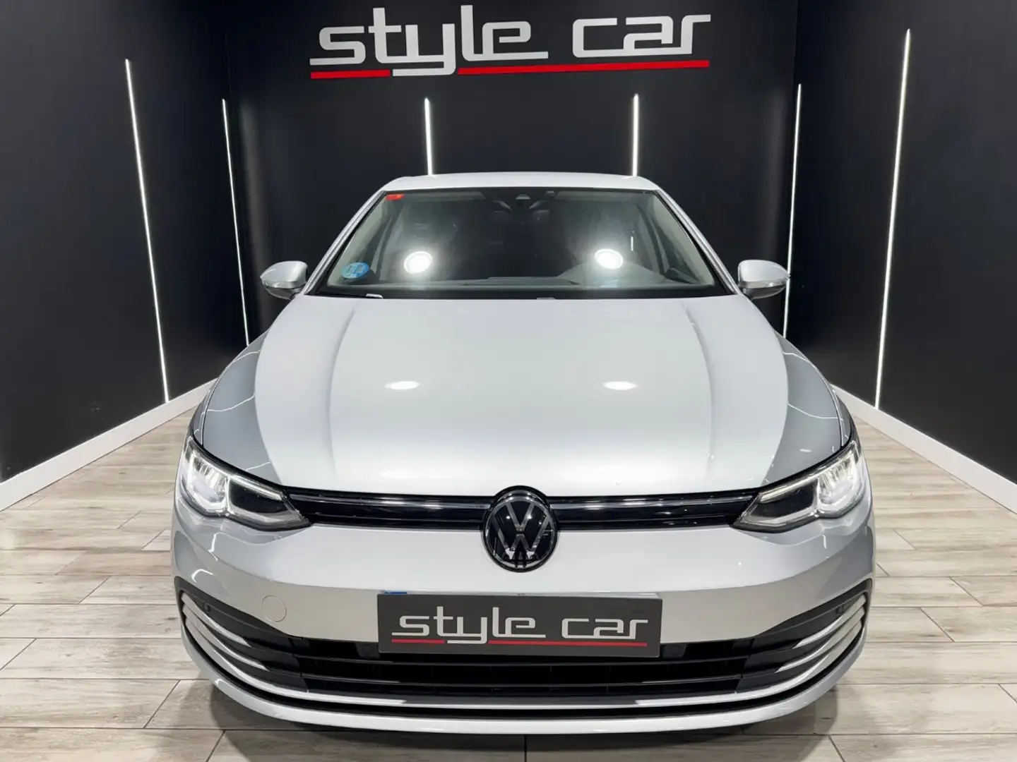 Volkswagen Golf 1.0 TSI 81kW 110CV Gris - 2
