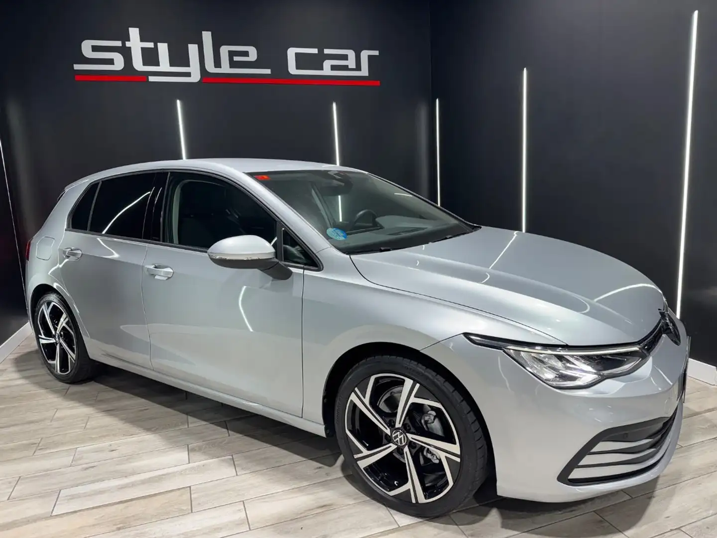 Volkswagen Golf 1.0 TSI 81kW 110CV Gris - 1