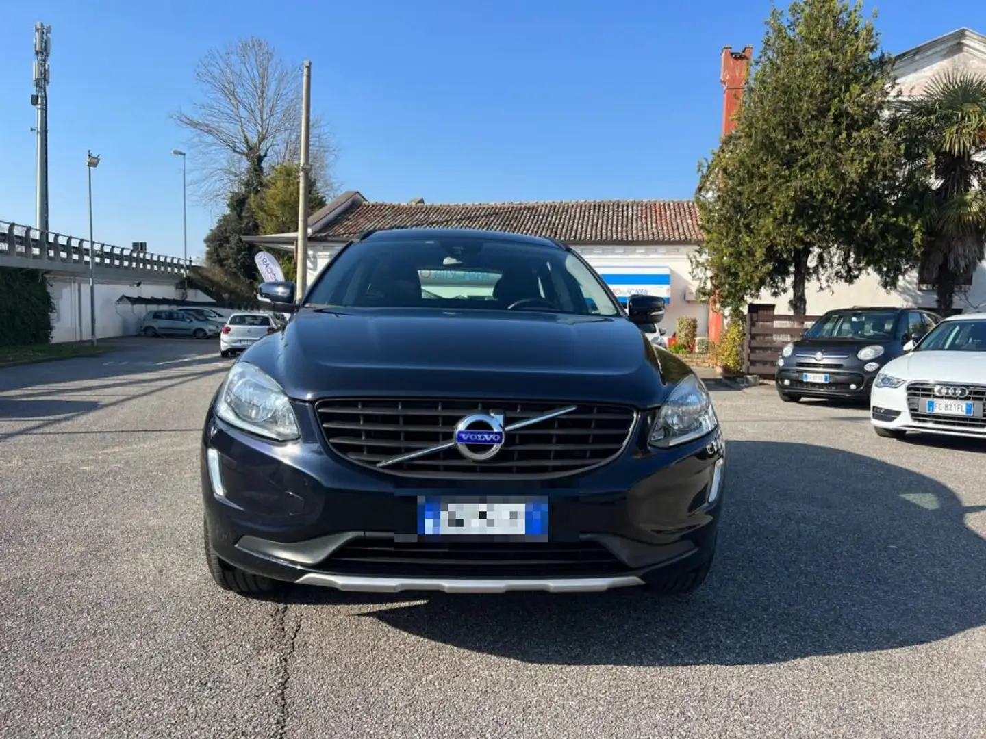 Volvo XC60 D3 SUMMUM 150CV MY17 Blu/Azzurro - 2