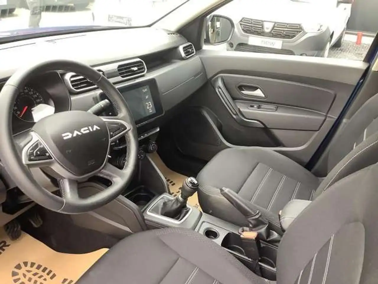 Dacia Duster — photo 11