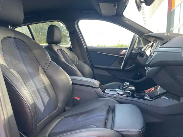 BMW 1 Series view 10