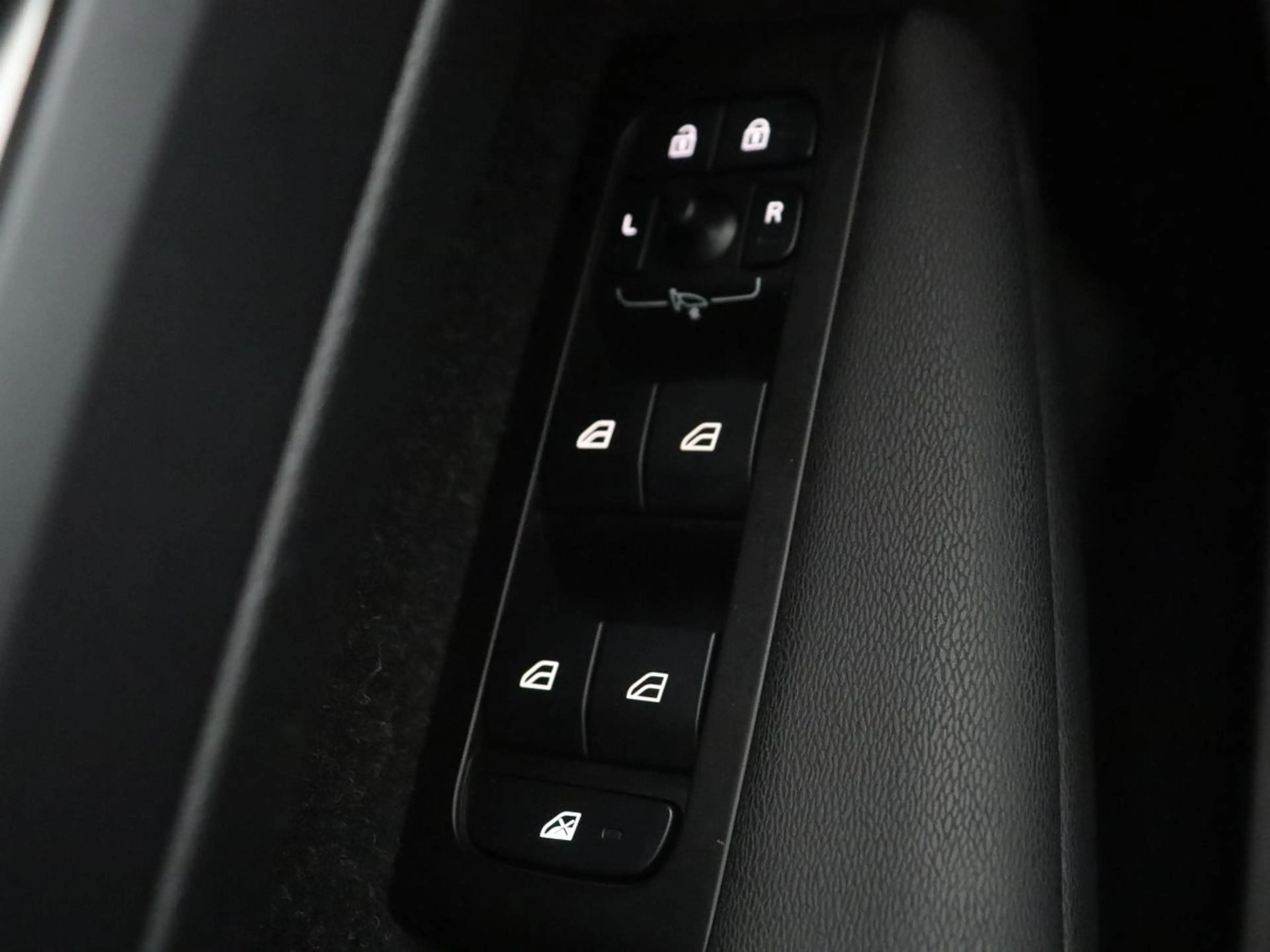 Volvo XC40 1.5 T5 Recharge Business Pro | SOH 84,5 | 360 Came — photo 36