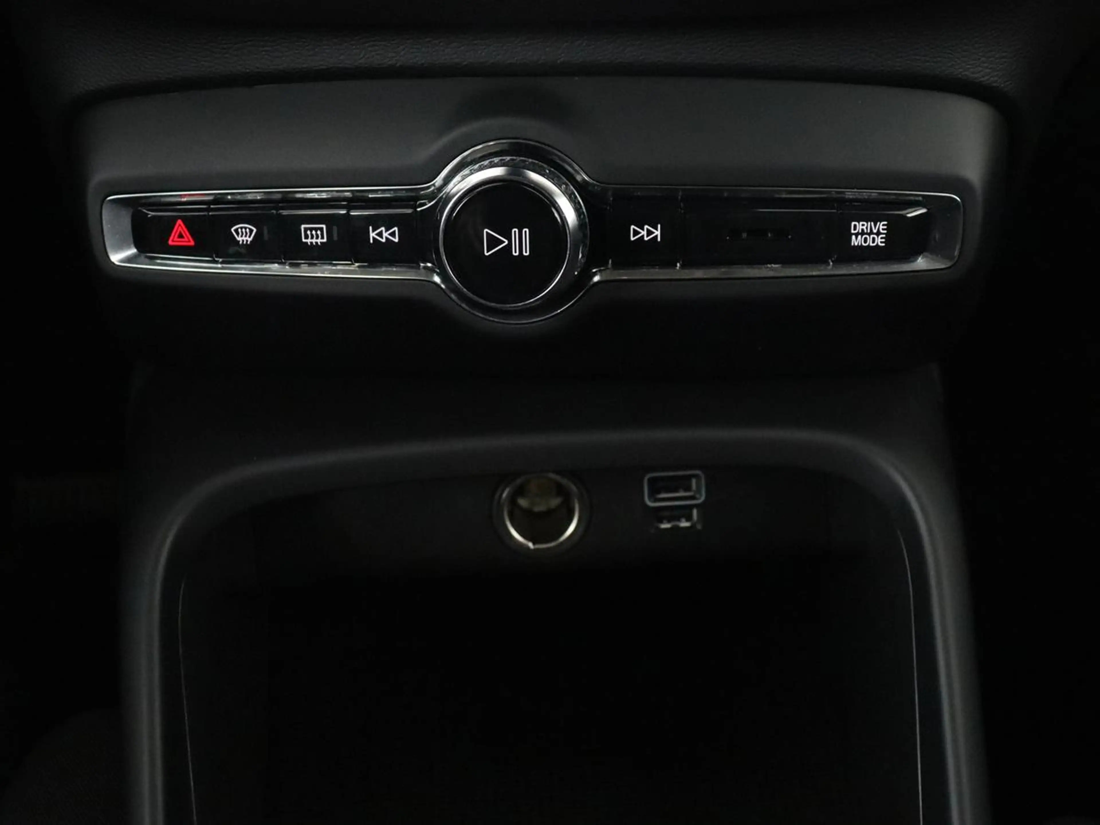 Volvo XC40 1.5 T5 Recharge Business Pro | SOH 84,5 | 360 Came — photo 31