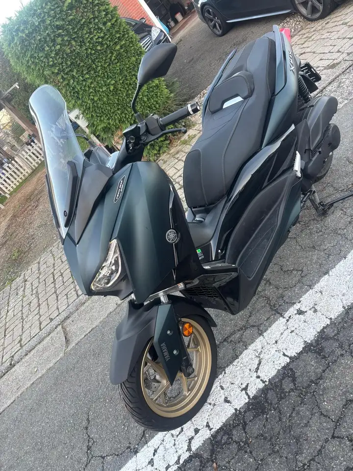 Yamaha X-Max 125