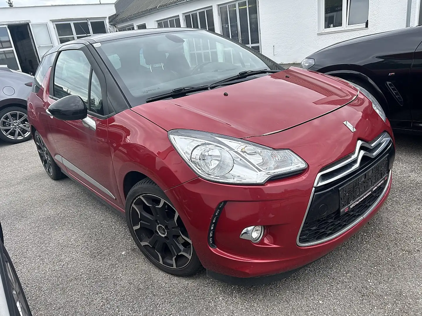 Citroen DS3 BlueHDi Sport Chic / NAVI Rot - 1
