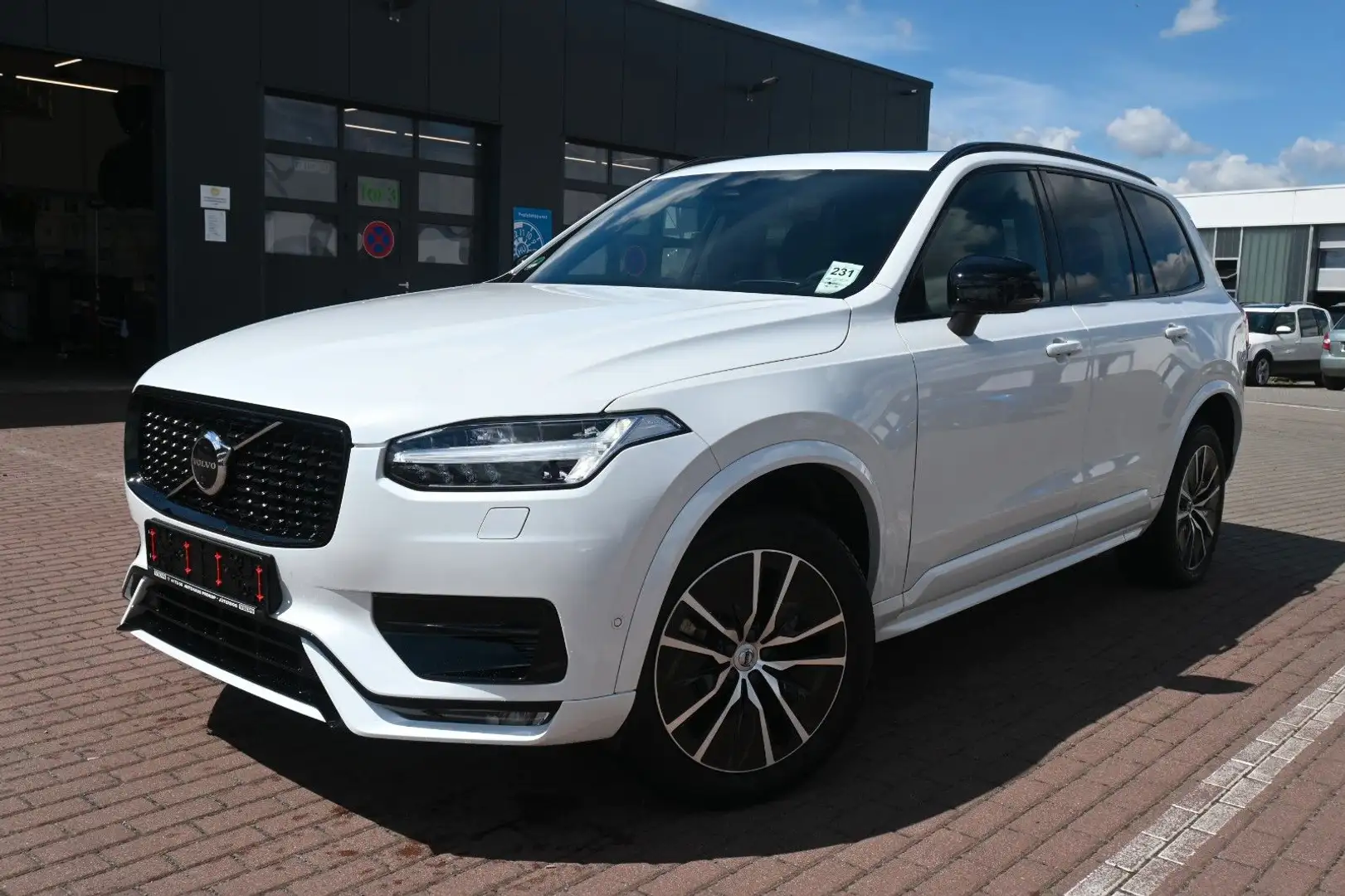 Volvo XC90 B5D Ultimate Dark HK*HUD*PANO*STHZ*360*STHZ*AHK* Weiß - 1