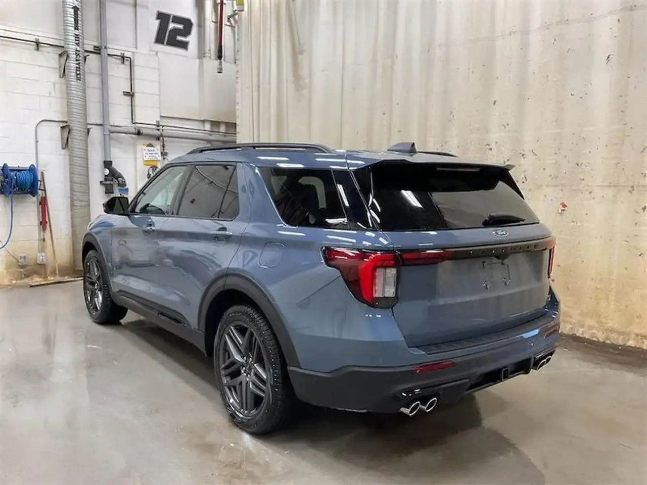 Ford Explorer снимка Ford Explorer