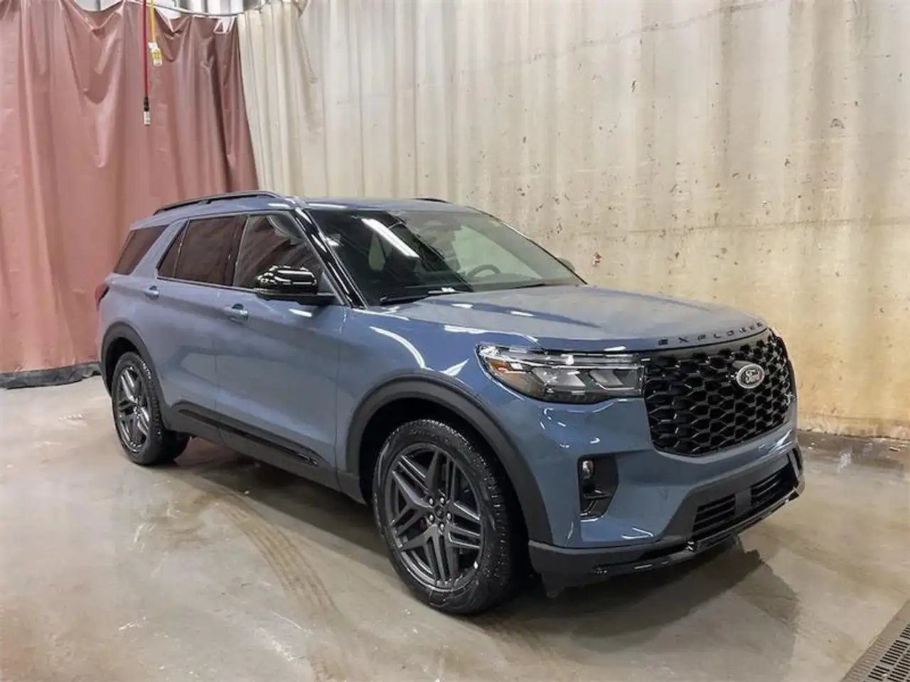 Ford Explorer снимка Ford Explorer