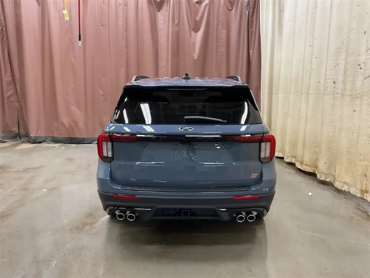Ford Explorer снимка Ford Explorer