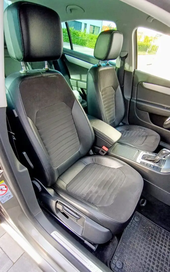 Volkswagen Passat Highline BlueMotion Beige - 2
