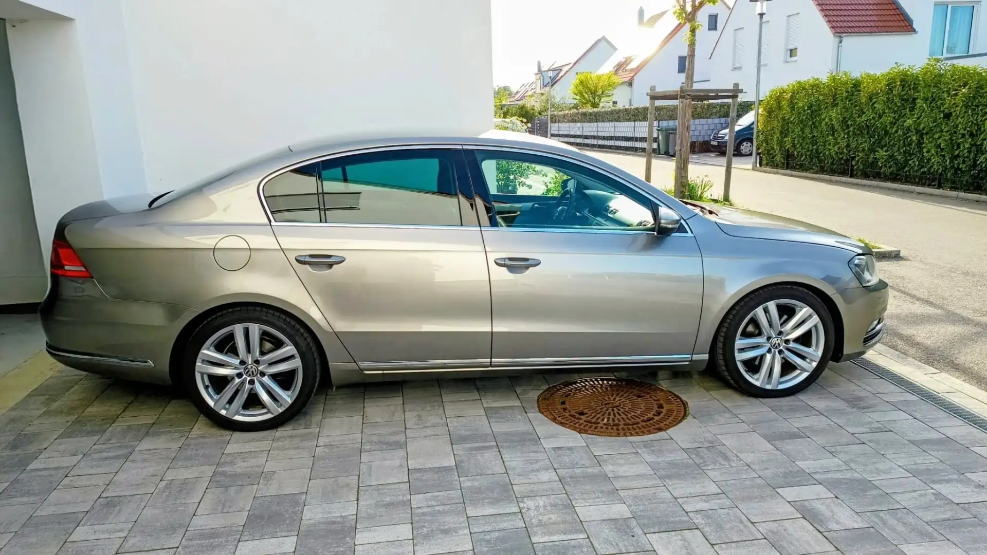 Volkswagen Passat Highline BlueMotion Beige - 1
