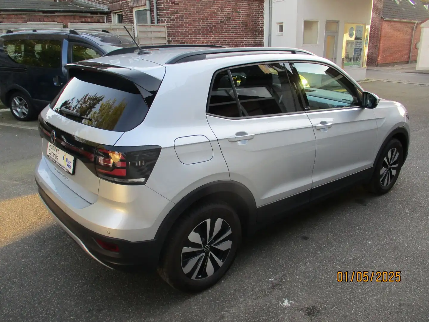 Volkswagen T-Cross 1.0 TSI "MOVE" -NAVI-PDC-ALU-Li+Si Plateado - 2