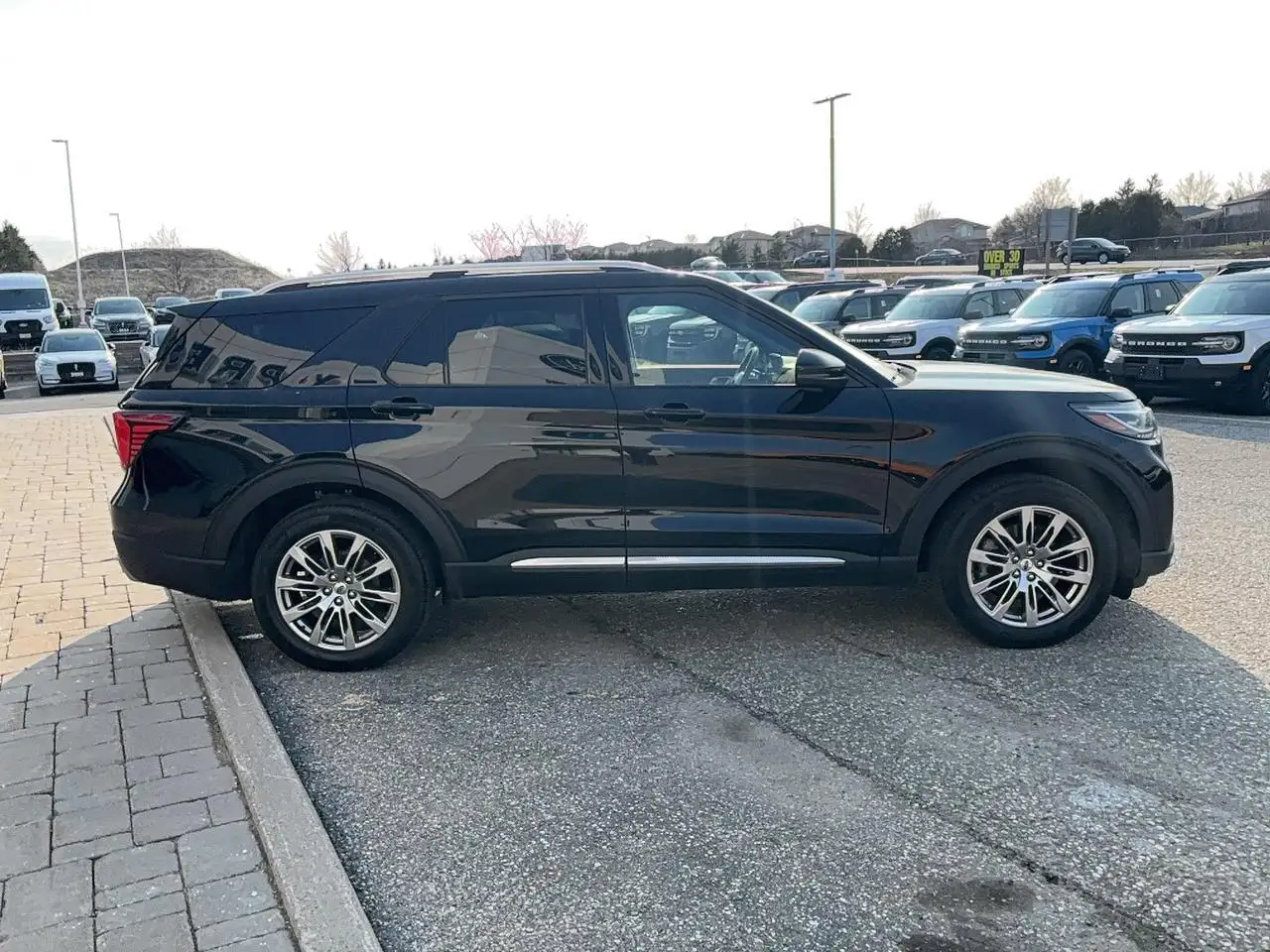 Ford Explorer снимка Ford Explorer